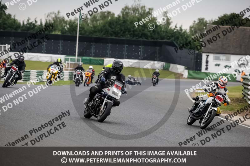 Vintage motorcycle club;eventdigitalimages;mallory park;mallory park trackday photographs;no limits trackdays;peter wileman photography;trackday digital images;trackday photos;vmcc festival 1000 bikes photographs